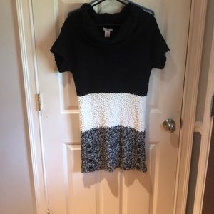 Short sleeve sweater